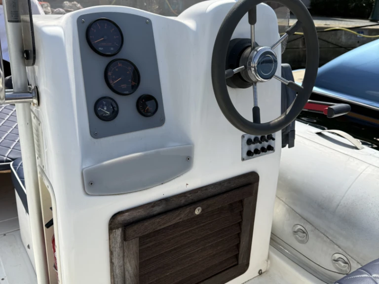 Capelli Tempest 500 da affittare a  Port Grimaud