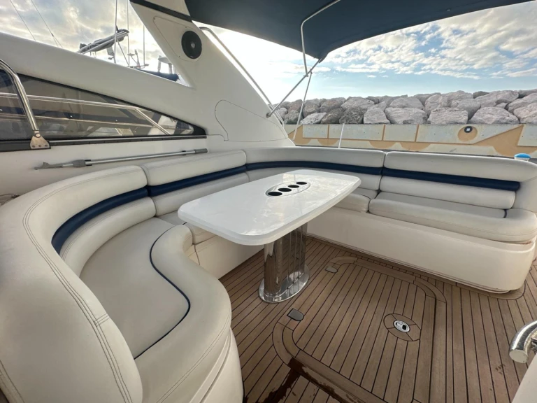 Noleggio Barca a motore a Golfe-Juan – Princess Princess V50