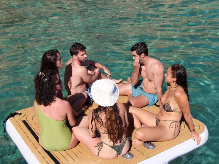 Noleggio Barca a motore Bayliner con patente nautica