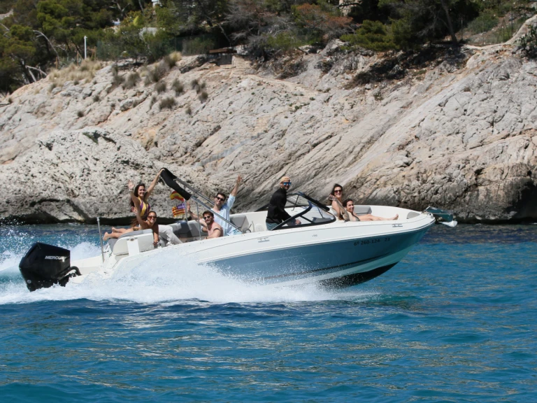Noleggio Barca a motore a Santa Ponsa – Bayliner VR6