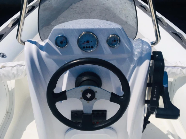 Noleggio barche Magnus magnus 6,20 m a Porto Rotondo su Samboat