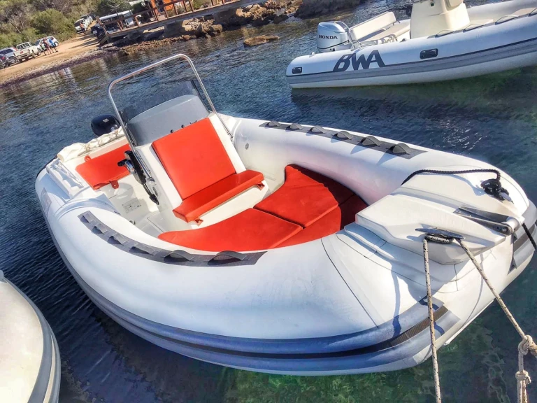 Noleggio Gommone Magnus con patente nautica