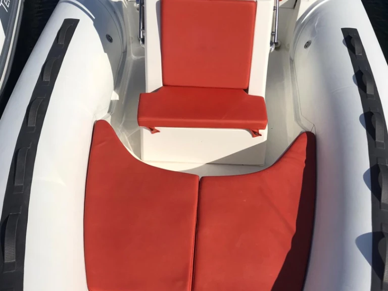 Gommone a noleggio a Porto Rotondo al miglior prezzo