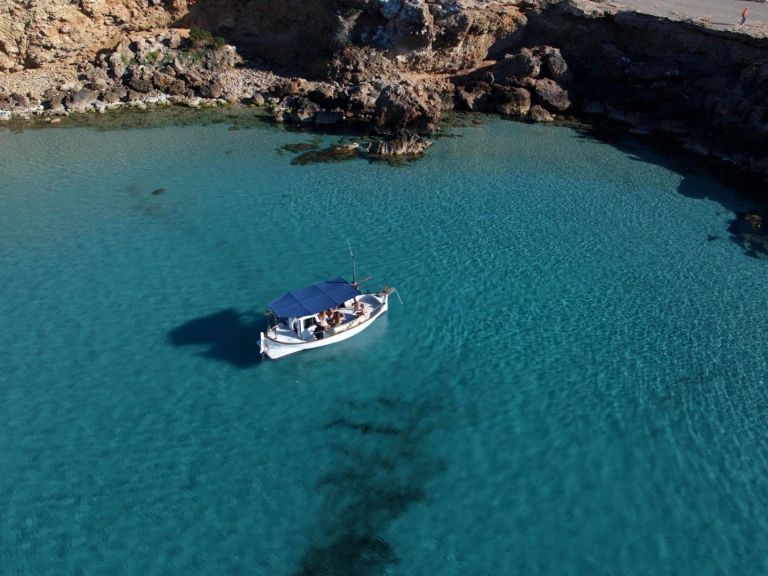 Noleggio Barca a motore Capeador con patente nautica