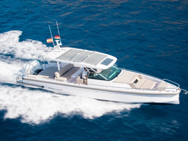 Noleggio Barca a motore Axopar con patente nautica