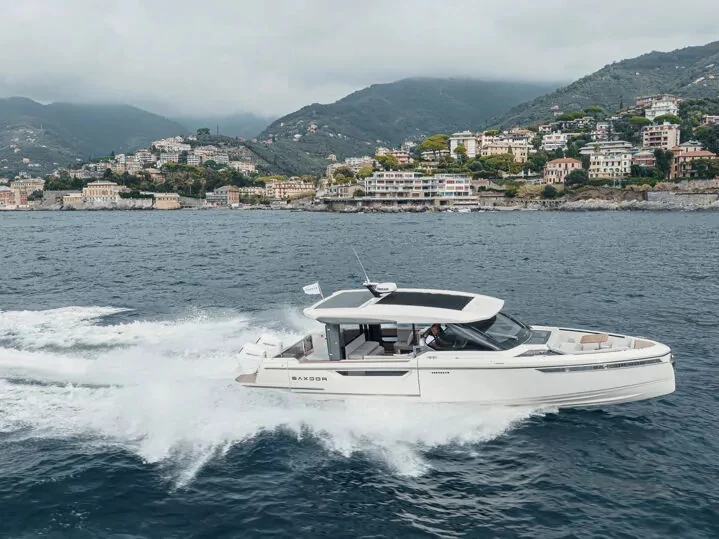 Barca a motore a noleggio a Cogolin al miglior prezzo