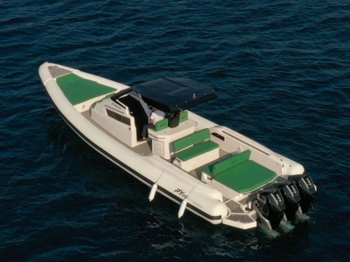 Panamera PY 110 GT VELOCE  da affittare a  Capri