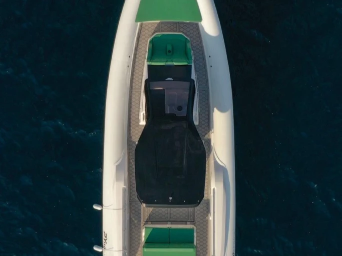 Noleggiare una Panamera PY 110 GT VELOCE  a Capri