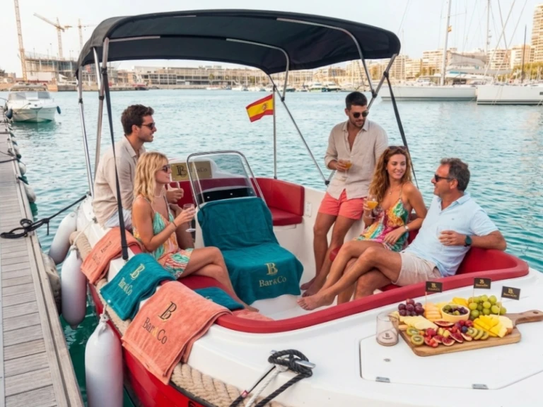 Noleggio Barca a motore con o senza skipper Mareti a Alicante