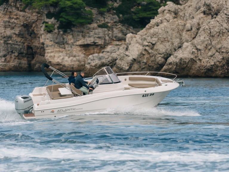 Noleggiare una Atlantic open 750 a Porto di Spalato