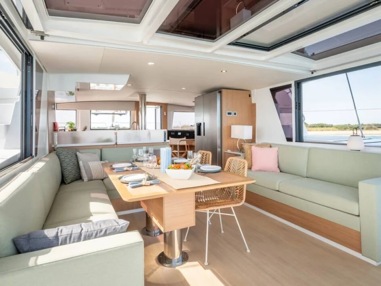 Catamarano a noleggio a Raiatea Island al miglior prezzo