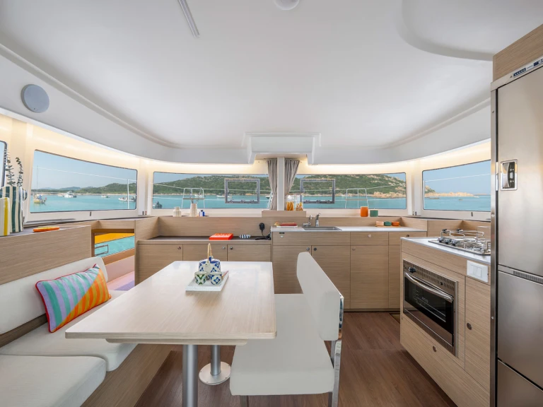 Noleggiare una Lagoon Lagoon 38 (6 cab.) a Lefkáda