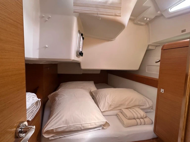 Noleggiare una Jeanneau Sun Odyssey 519 a Seget Donji