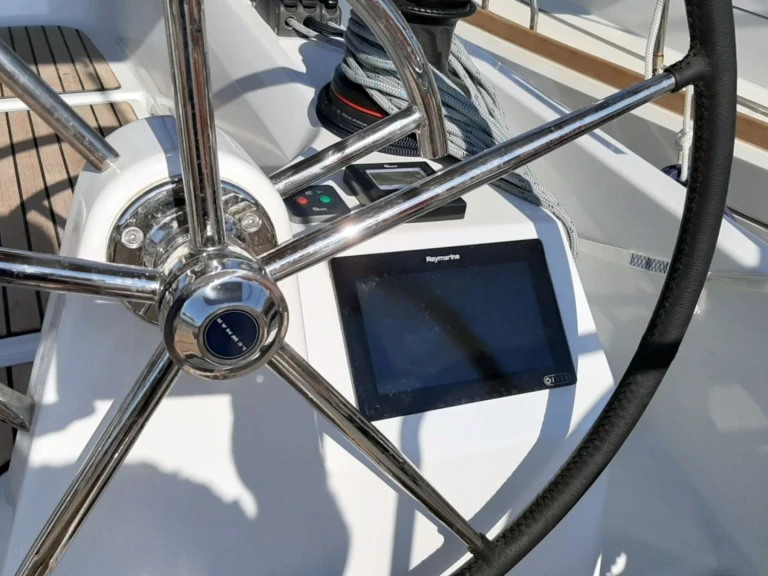 Noleggiare una Jeanneau Sun Odyssey 410 a Bormes-les-Mimosas
