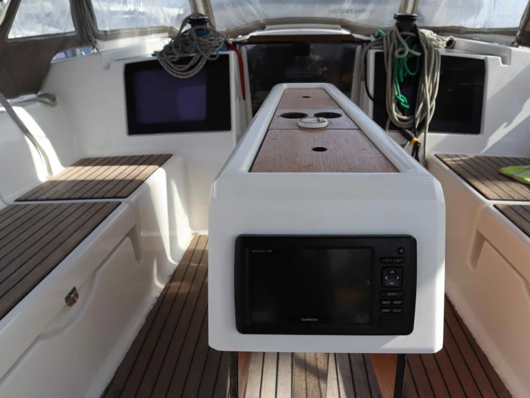 Noleggio Barca a vela a Álimos – Dufour Dufour 382 Grand Large