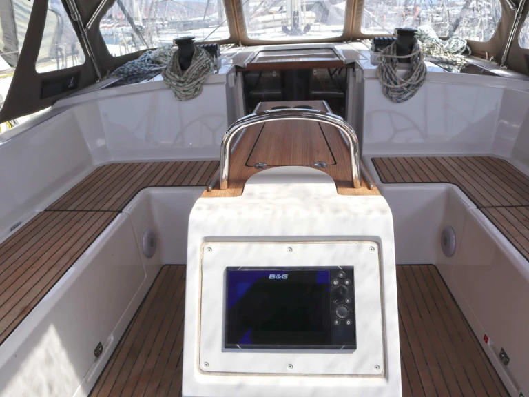 Noleggio barche Bavaria Bavaria C42 (3 cab.) a Paros (Isola) su Samboat