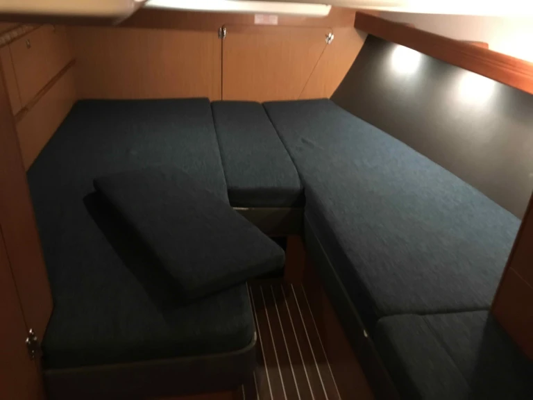Noleggio a Álimos – Bavaria Bavaria Cruiser 56 (6 cab.) su SamBoat