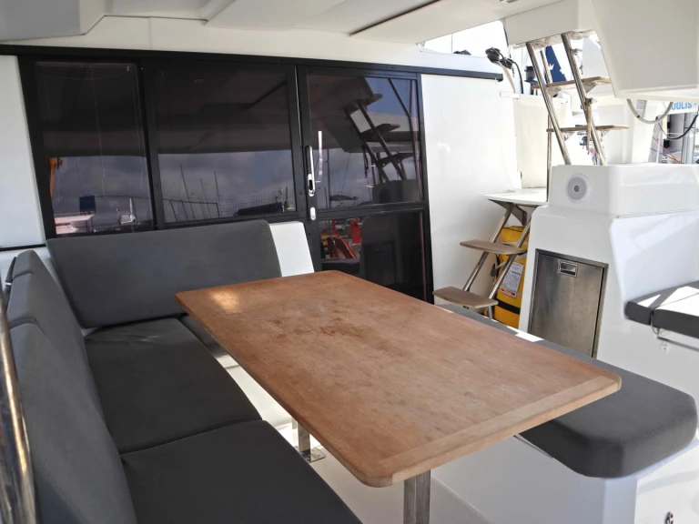 Noleggio barche Fountaine Pajot Astréa 42 Maestro (5 cab.) a Néa Péramos su Samboat
