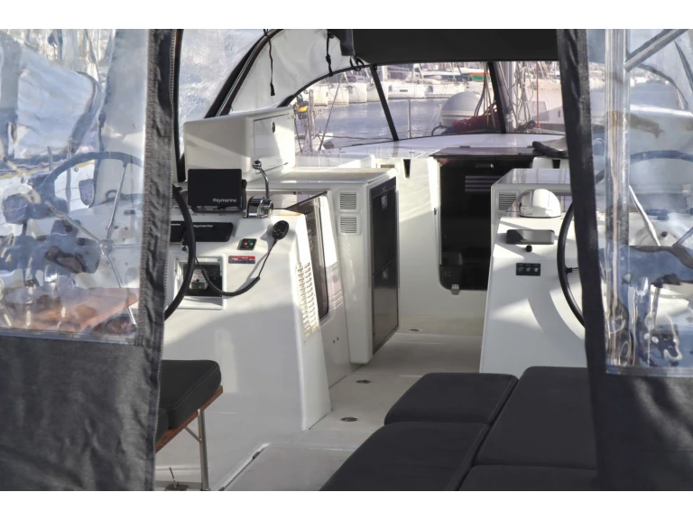 Noleggio Barca a vela Jeanneau con patente nautica