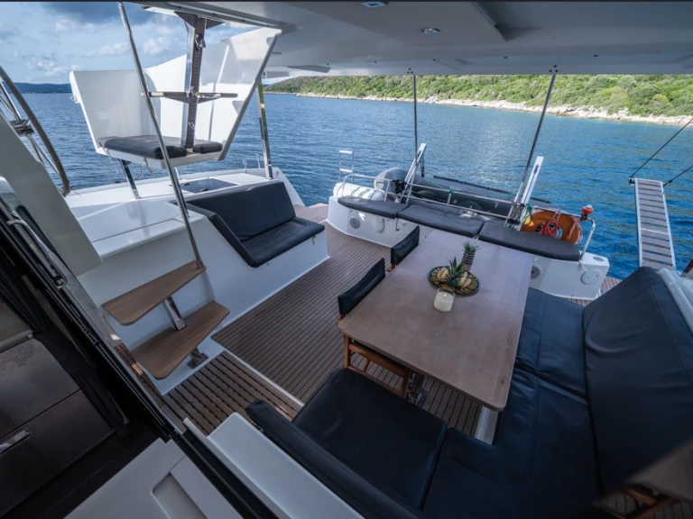 Noleggio Catamarano Fountaine Pajot con patente nautica