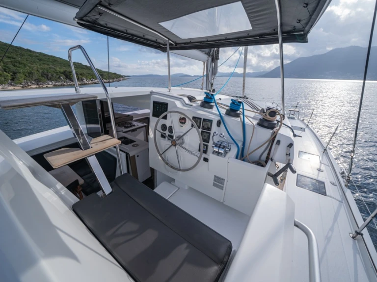 Catamarano a noleggio a Lefkáda al miglior prezzo
