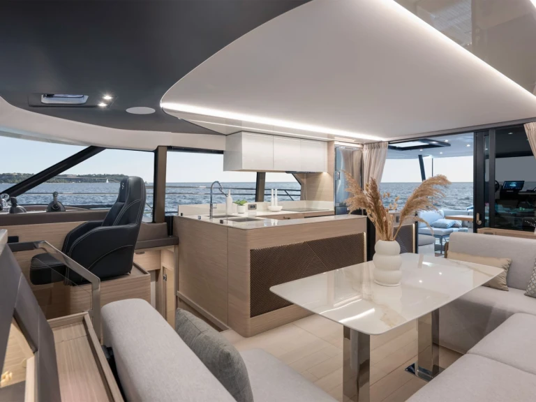 Noleggio Barca a motore Prestige con patente nautica