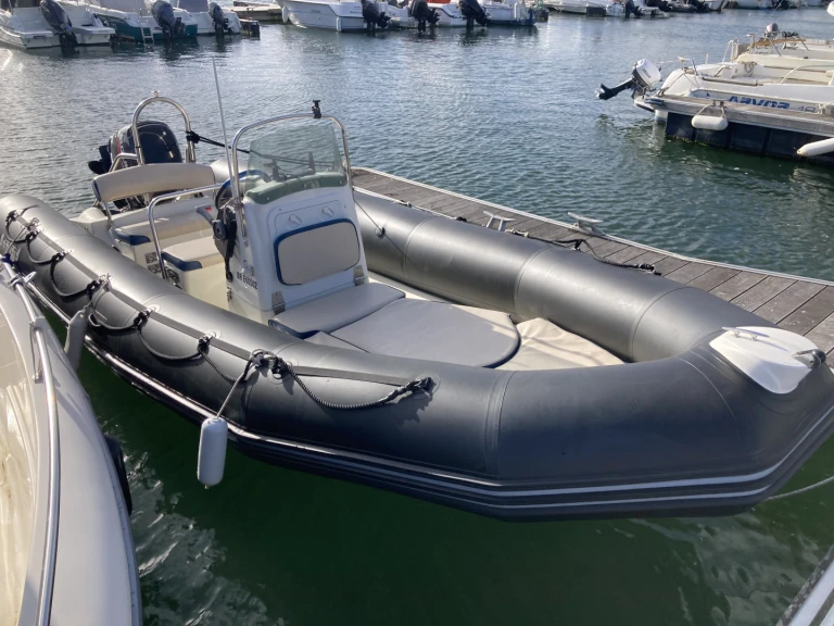 Noleggio barche Bombard Explorer 640 SB a Larmor-Plage su Samboat