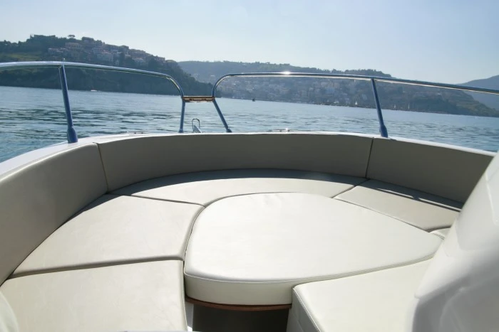 Noleggio Barca a motore a Porto di Salerno – Romar Bermuda 690