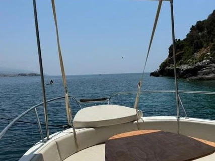 Noleggio barche Porto di Salerno economico Bermuda 690