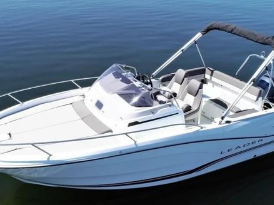 Barca a motore a noleggio a Porto di Amalfi Marina Coppola al miglior prezzo