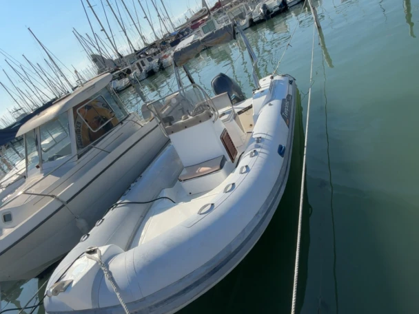 Noleggio barche Capelli Tempest 626 a Port-Camargue su Samboat