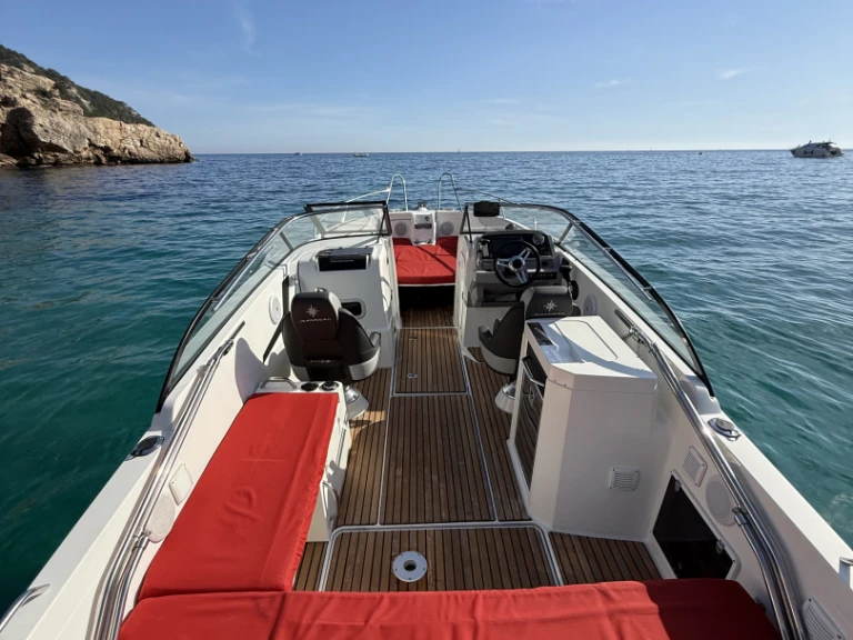 Noleggiare una Jeanneau Cap Camarat 7.5 BR a Saint-Cyr-sur-Mer