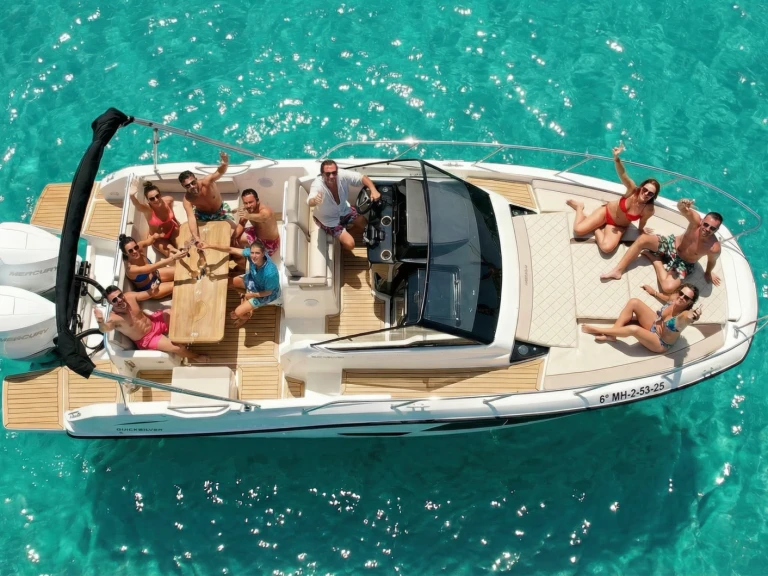 Noleggio barche Quicksilver Activ 875 Sundeck a Ibiza Town su Samboat