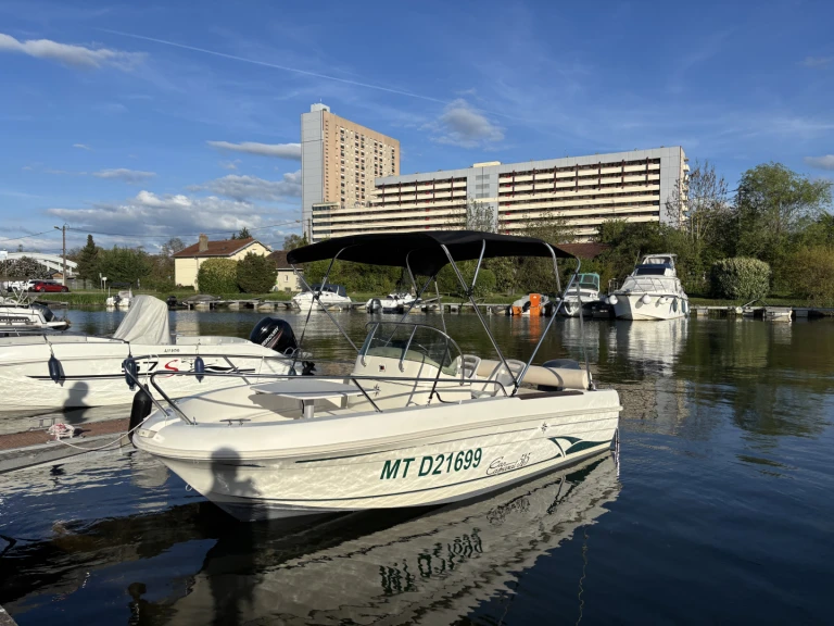 Noleggio Barca a motore Jeanneau con patente nautica