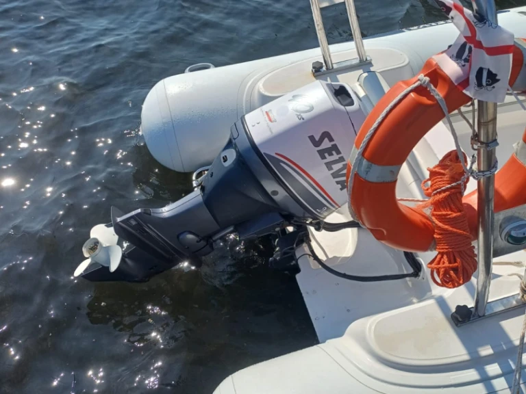 Gommone a noleggio a Quartu Sant'Elena al miglior prezzo