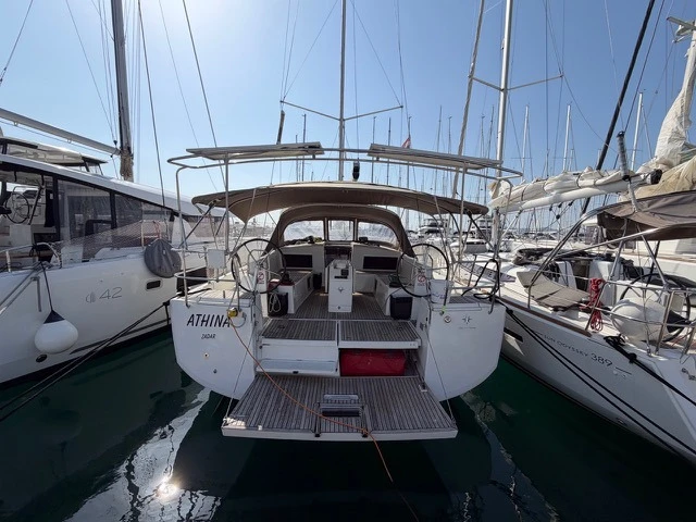 Noleggio Barca a vela Jeanneau con patente nautica