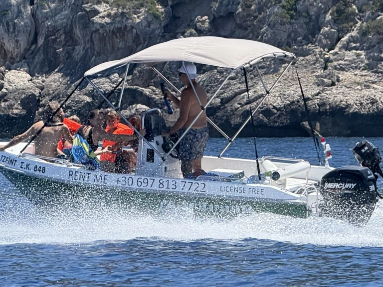 Noleggio barche Assos Marine T-assos 480 a Kórinthos su Samboat