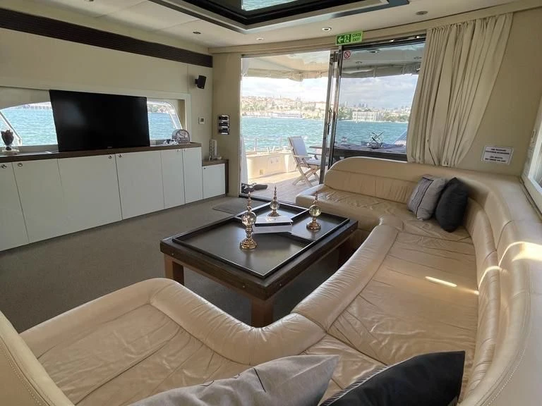 Yacht di lusso a noleggio a Eminönü al miglior prezzo
