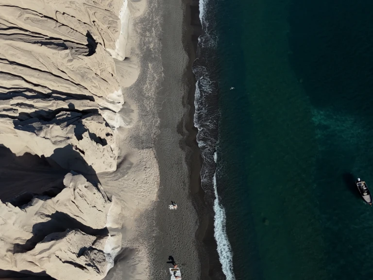 Noleggiare una Poseidon Black Edition a Agía Kiriakí