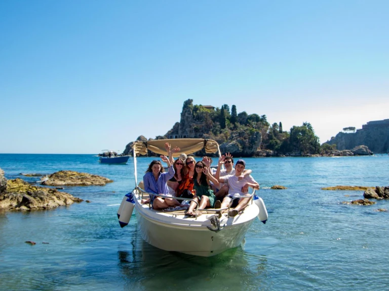 Noleggio barche Lever 750 a Giardini-Naxos su Samboat