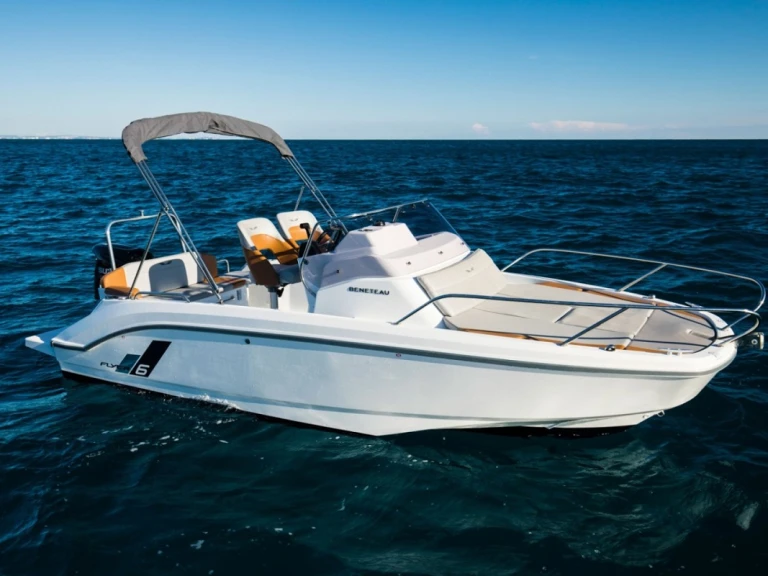 Noleggio barche Bénéteau Flyer 6.6 SUNdeck a Port Olímpic of Barcelona su Samboat