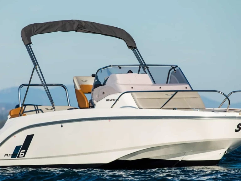 Noleggio Barca a motore Bénéteau con patente nautica