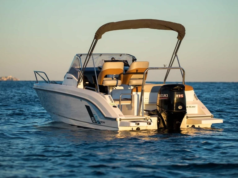 Noleggiare una Bénéteau Flyer 6.6 SUNdeck a Port de Barcelona