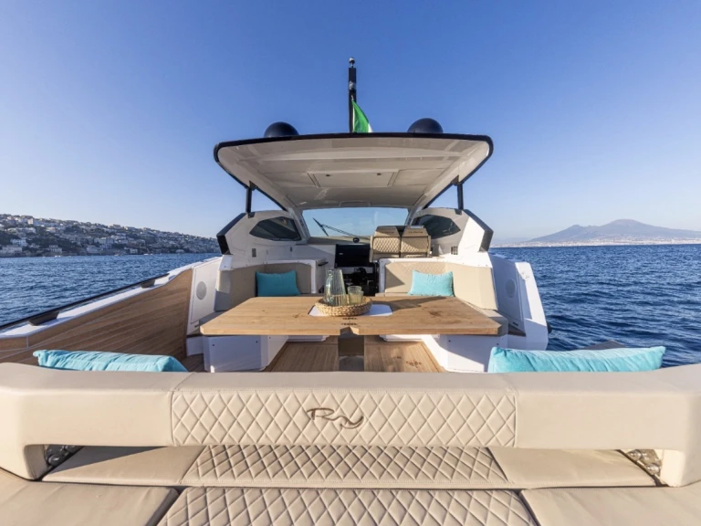 Noleggio Barca a motore Ryo con patente nautica