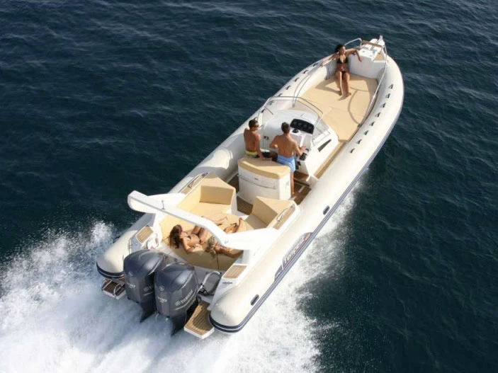 Gommone a noleggio a Porto-Vecchio al miglior prezzo