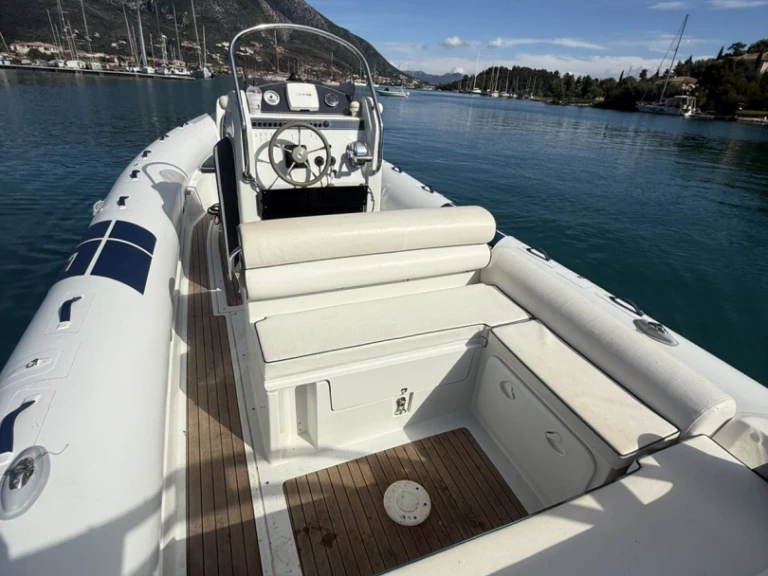 Noleggio Gommone a Anávyssos – Bwa  Flyer