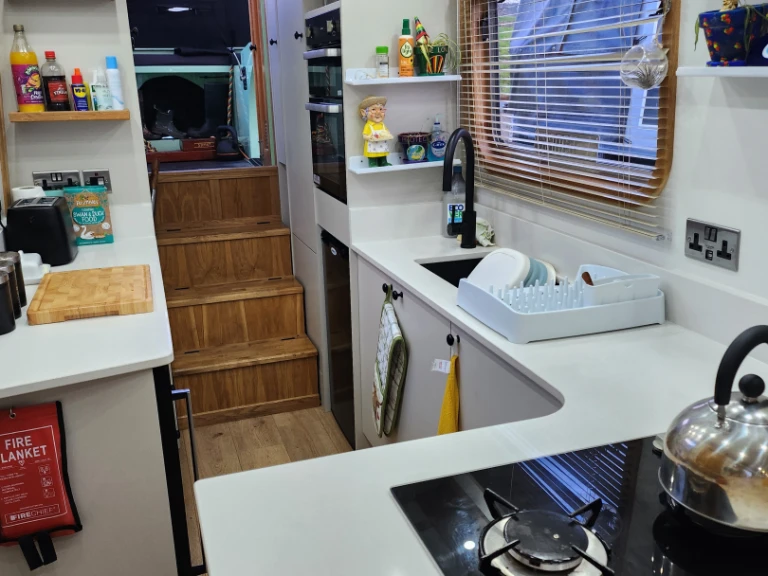 Custom Made Russells da affittare a  Adlington