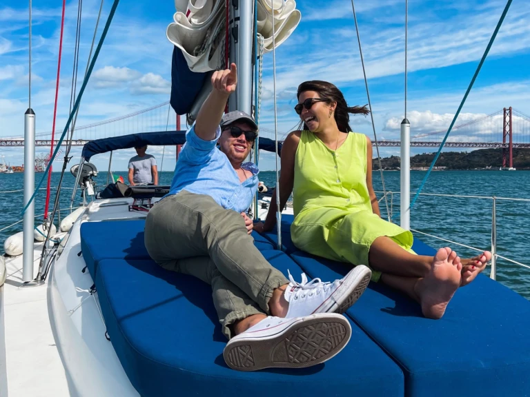 Noleggio Barca a vela Jeanneau con patente nautica