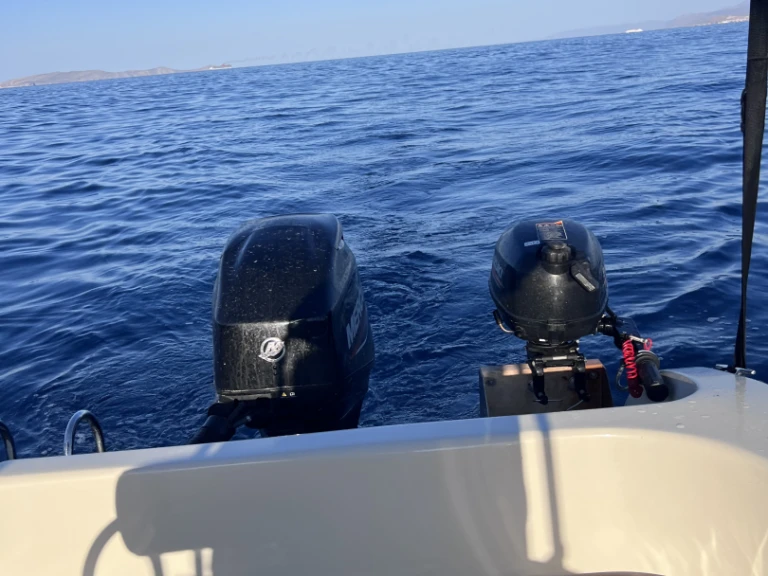 Noleggio Barca a motore BRS con patente nautica