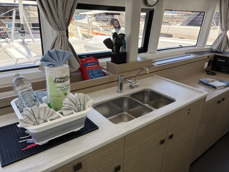 Noleggio barche Road Town economico Lagoon 43 (Owners Version)